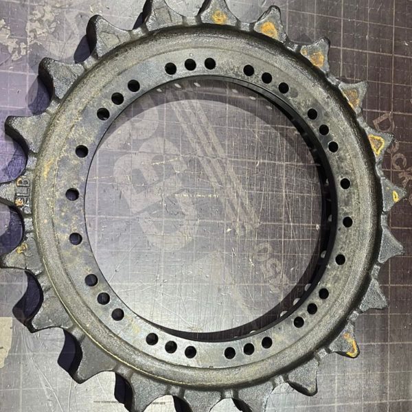 81EM-10010 Звездочка Hyundai R210LC-7