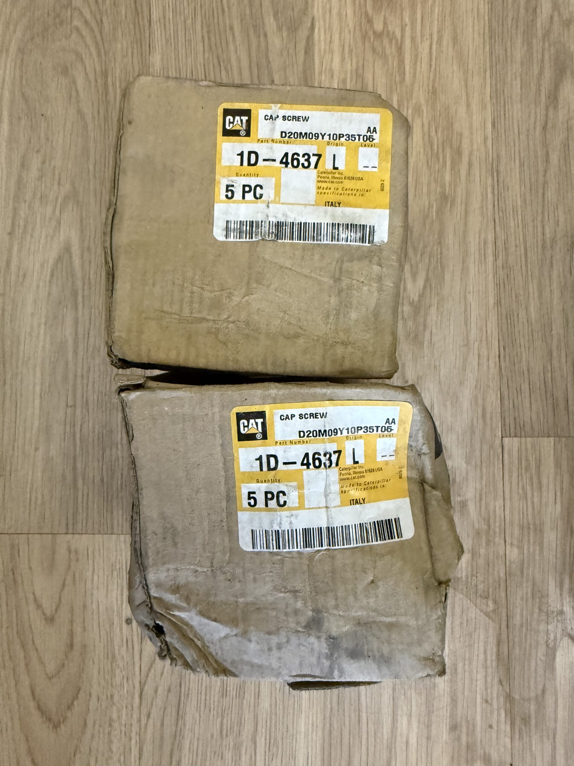 1D4637 1D4637 Болт Caterpillar — изображение 1
